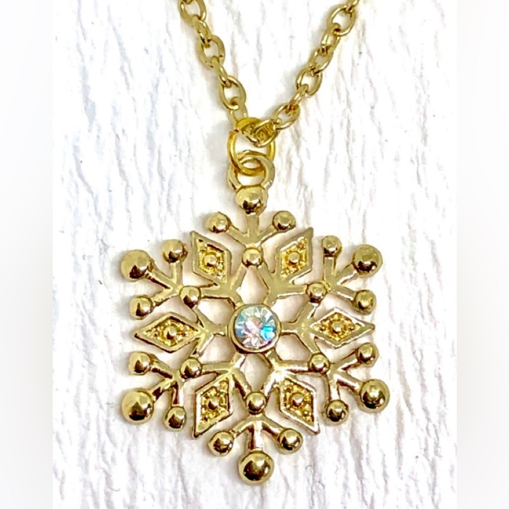 Vintage AB Aurora Crystal Rhinestone Gold Tone Snowflake Pendant Chain Necklace